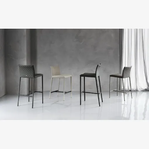 Sgabello in acciaio con rivestimento in pelle Norma di Cattelan Italia