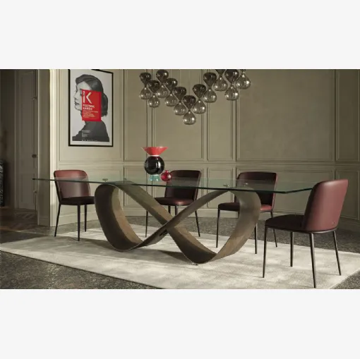 Tavolo con base in acciaio e piano in cristallo bisellato Butterfly di Cattelan Italia