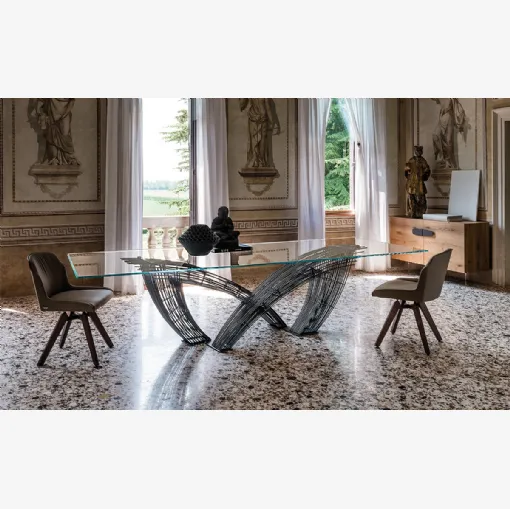 Tavolo in vetro con gambe intrecciate Hystrix di Cattelan Italia