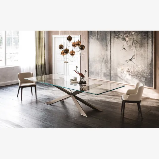 Tavolo con piano in cristallo e base in acciaio Spyder di Cattelan Italia