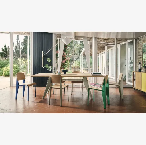 Tavolo EM Table in rovere di Vitra