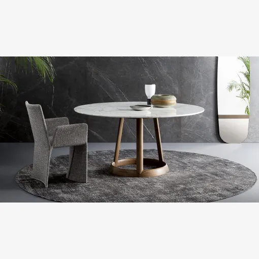 Tavolo rotondo Greeny con top in marmo e base in legno di Bonaldo