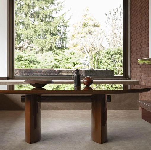 Tavolo Torii Love in laccato lucido di Tacchini