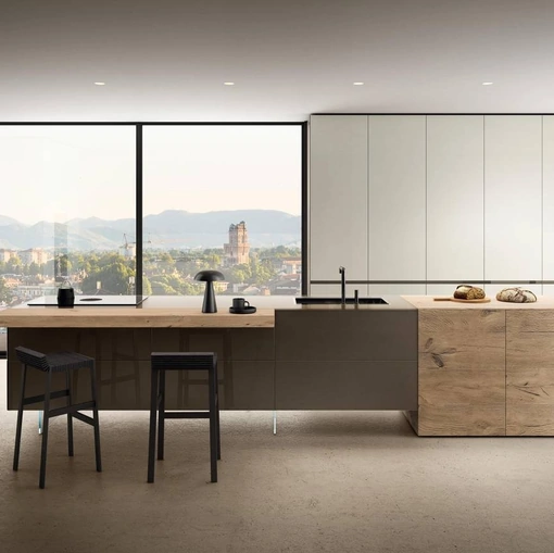 Cucina Design con isola 36e8 Project 2816 in vetro e legno di Lago