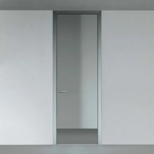 Porta per interni Link+ in vetro grigio cenere con telaio in alluminio di Rimadesio