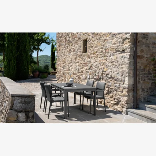 Tavolo in alluminio con sedie in alluminio e tessuto Adam di Talenti