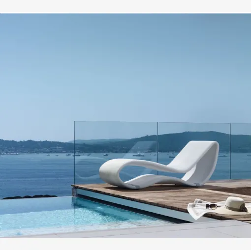 Lettino di design in alluminio rivestito in microfeel bianco Breez di Talenti