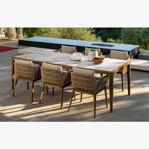 Tavolo in gres e legno e Sedie in legno e tessuto Cruise Teak di Talenti