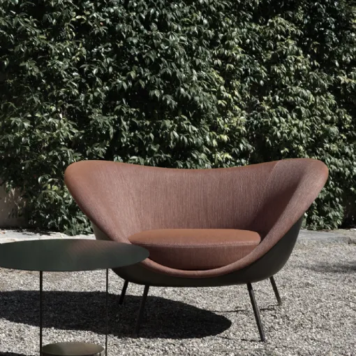 Poltroncina di design in tessuto con scocca rigida D 154 2 di Molteni & C