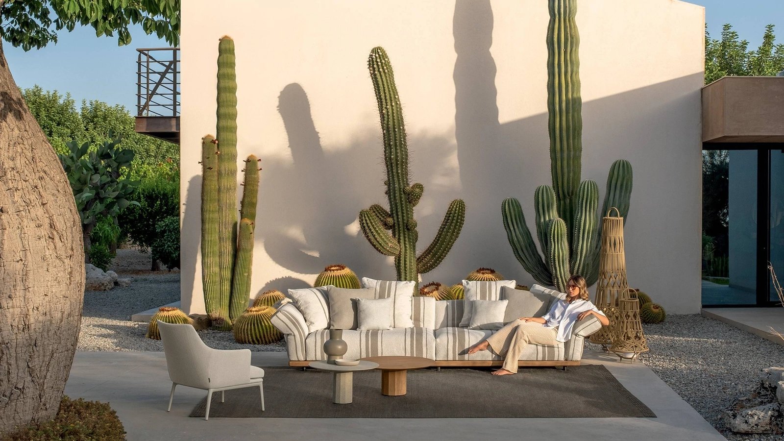 Divano Elton in tessuto imbottito di Talenti