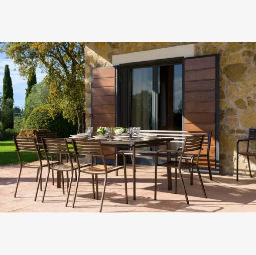 Sedia interamente in acciaio laccato brunito o con sedile in Teak Segno di Emu