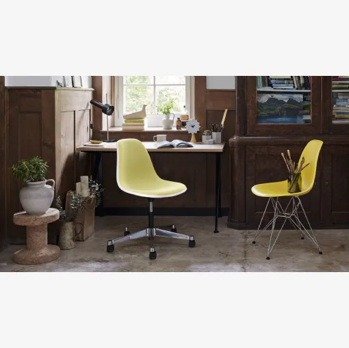 Sedia Operativa Eames Plastic Side Chair PSCC in polipropilene e tessuto di Vitra