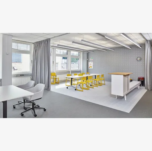 Seduta Operativa in tessuto imbottito Softshell Chair di Vitra